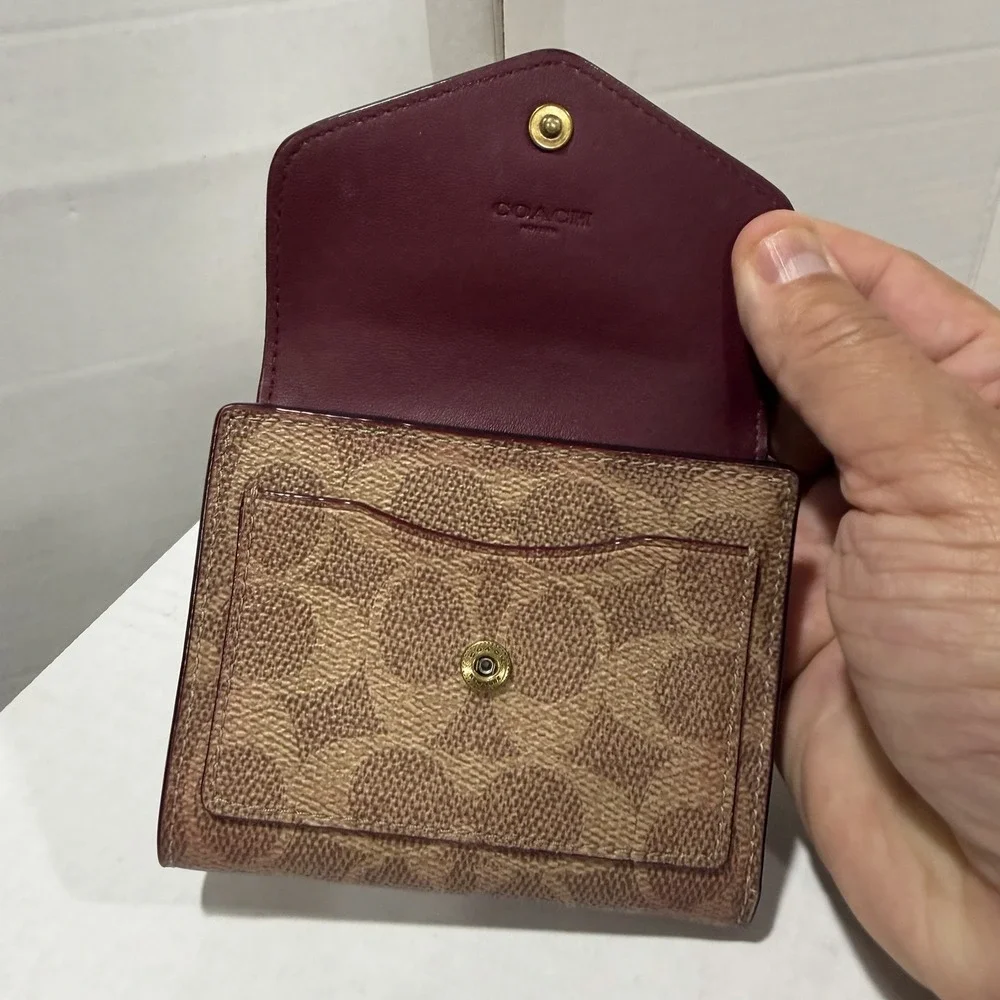 Coach Wyn Small Wallet In Colorblock Signature Canvas Brass/Tan/Rust C2329